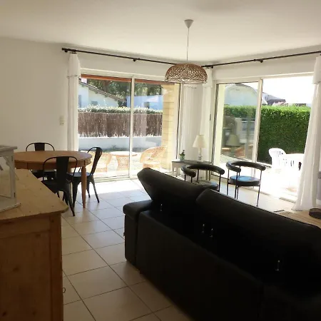 Ferienhaus 200 Metres De La Deux 5 Couchages *